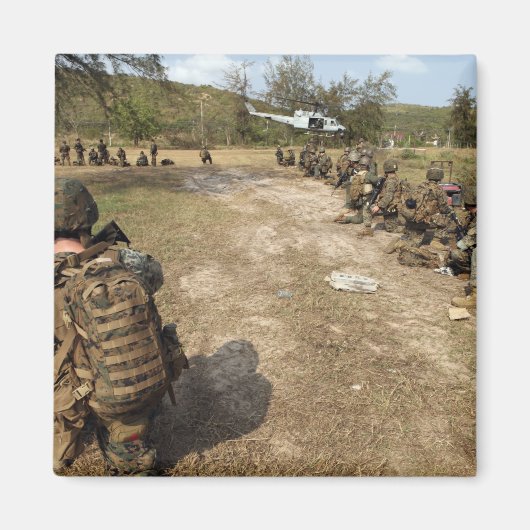 De Marines van de V.S. verstrekken veiligheid als  Magneet (Voorkant)