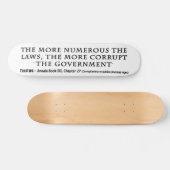 De meer corrupte regering is de meest corrupte wet skateboard (Horizontaal)