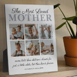 De meest geliefde moeders foto Plaque Fotoplaat<br><div class="desc">Moderne moederdag afbeelding plaquette met het schattige gezegde "de meest geliefde moeder",  6 foto's van de kinderen,  hun namen en de titel "moeders houden hun kinderhanden een tijdje vol,  maar hun harten voor altijd".</div>