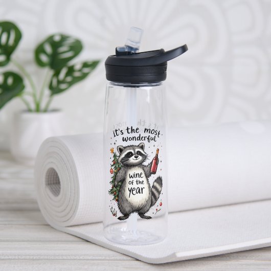 De meest wonderschone wijn van het jaar wasbeer waterfles (Yoga (Gedraaid) )