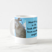 De meeste dingen in het leven zien er anders uit d koffiemok (Voorkant links)