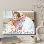De meeste geliefde grootouders in de Wereld Foto W Canvas Afdruk<br><div class="desc">Creëer uw eigen modern aangepast canvas met één van uw favoriete foto's. De moderne, te grote typografie is volledig bewerkbaar en luidt momenteel "De meest geliefde grootouders ter wereld". Het fotomalplaatje is klaar voor u om uw afbeelding toe te voegen, dat in landschapsformaat wordt getoond. Als u de kleuren wilt...</div>