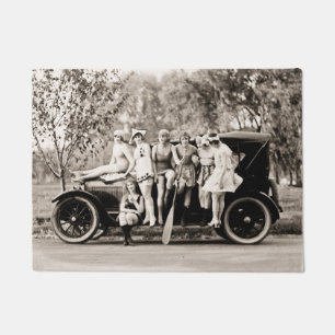 De Meisjes die van Mack Sennett op Vintage Auto Deurmat