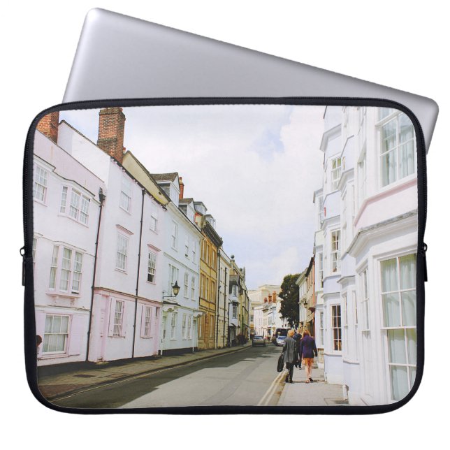 DE MENSEN GAAN OVER DE BESTE BOUW VAN SIDEWALK EN  LAPTOP SLEEVE (Voorkant)