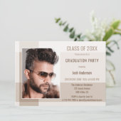 De moderne Afstudeerder man minimaliseert de Uitno Kaart (Staand voorkant)