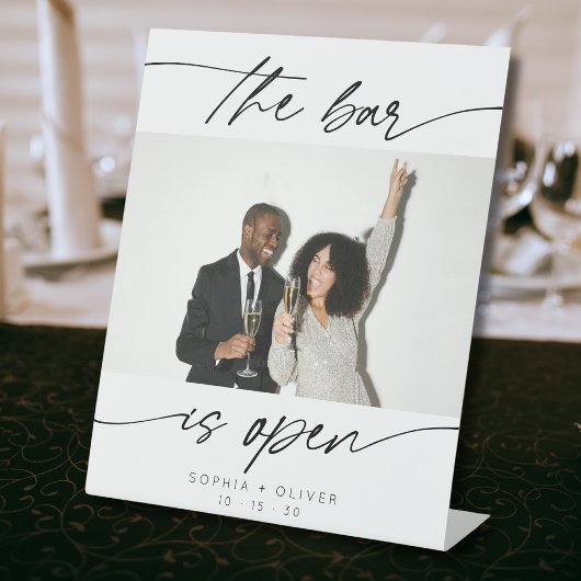 De moderne bar is Open kalligrafie Script Photo Reclamebord Met Voetstuk