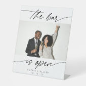 De moderne bar is Open kalligrafie Script Photo Reclamebord Met Voetstuk (Voorkant)