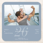 De moderne Datum van het Aantal Dusty Blauwe Foto Kartonnen Onderzetters (Voorkant)