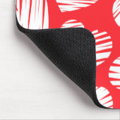 De moderne rood-witte Doodled Heart Valentijnsdag Muismat (Hoek)