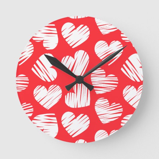 De moderne rood-witte Doodled Heart Valentijnsdag Ronde Klok (Voorkant)