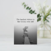 De moeilijkste overwinning briefkaart (Staand voorkant)
