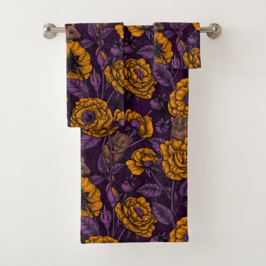 De muizenpartij in oranje en violet bad handdoek (Insitu)