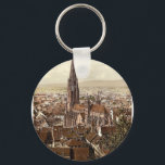 De Münster, Freiburg, Baden, Duitsland schitterend Sleutelhanger<br><div class="desc">Een schitterende, zeldzame foto van The Munster, Freiburg, Baden, Duitsland. Fotochroom- of 'Aac-proces' is het proces waarbij gekleurde afbeeldingen worden geproduceerd uit zwarte en witte fotonegatieven via de directe fotografische overdracht van een negatief op lithografische borden. Dit geeft het een geweldige textuur, diepte en levendige kleurenrijkdom die in onze design...</div>