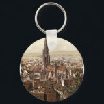 De Münster, Freiburg, Baden, Duitsland schitterend Sleutelhanger<br><div class="desc">Een schitterende, zeldzame foto van The Munster, Freiburg, Baden, Duitsland. Fotochroom- of 'Aac-proces' is het proces waarbij gekleurde afbeeldingen worden geproduceerd uit zwarte en witte fotonegatieven via de directe fotografische overdracht van een negatief op lithografische borden. Dit geeft het een geweldige textuur, diepte en levendige kleurenrijkdom die in onze design...</div>