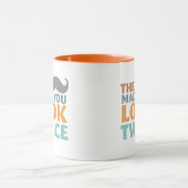 De Mustache maakte dat je er grappige Mok uit ziet (Midden)