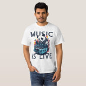 De muziek leeft voort t-shirt (Voorkant volledig)