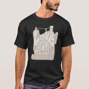 De naairiemriemen van de naaimachine houden van d t-shirt