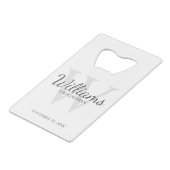 De Naam en het Monogram van de Groomsmen van het M Creditkaart Flessenopener (Voorkant Gekanteld)