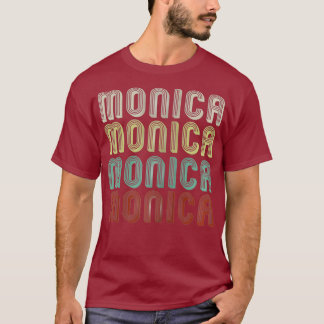 De naam is Monica in Funny Retro Disco T-shirt
