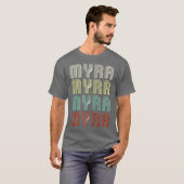 De naam is Myra in Funny Retro Disco T-shirt (Voorkant volledig)