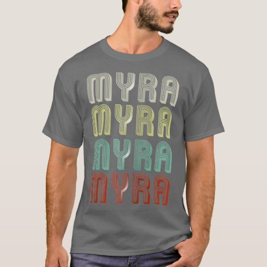 De naam is Myra in Funny Retro Disco T-shirt (Voorkant)
