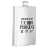 De naam lost uw problemen niet op Actie doet Flacon (Rechts)