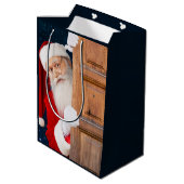 De naam Santa Merry Christmas Medium Cadeauzakje (Achterkant Gekanteld)