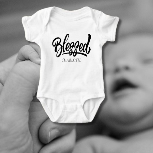 De naam van de gezegende baby romper