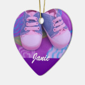 De naam van het kind siercadeaus Roze schoenen Keramisch Ornament (Links)