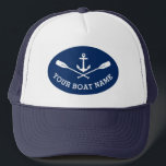 De naam van je boot Nautical Ship Anchor Crossed O Trucker Pet<br><div class="desc">Een authentiek Boat Anchor en Geboste Oars met Uw Gepersonaliseerde Naam van de Bot of andere Tekst op een Klassieke Tucker Hat.</div>