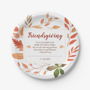 Met behulp van papieren borden voor dankzegging