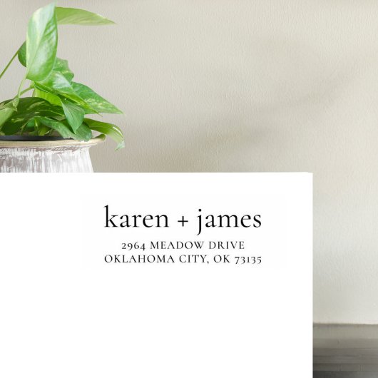 De namen van het douanepaar met plus terugkeeradre rubberstempel