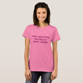 De namen van het kind aanpassen op oma's t-shirt (Voorkant volledig)