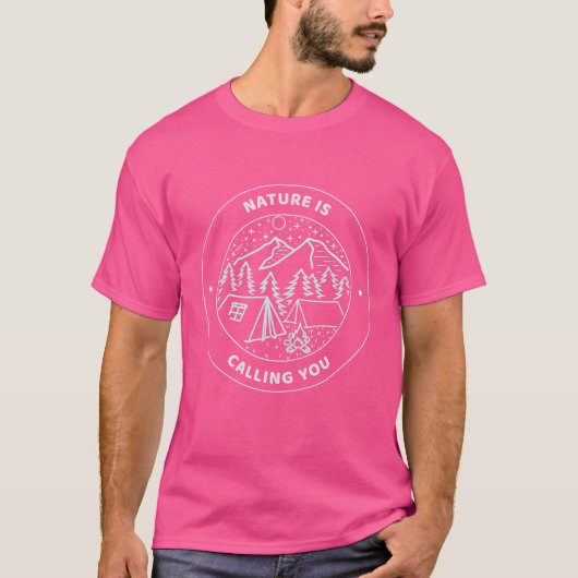 De natuur roept je kampeergeschenk t-shirt (Voorkant)