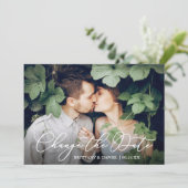 De nauwkeurige kalligrafie verandert de Datum Foto Save The Date (Staand voorkant)