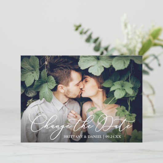De nauwkeurige kalligrafie verandert de Datum Foto Save The Date (Staand voorkant)