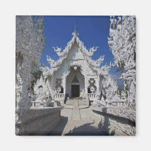 De nieuwe geheel witte tempel van Wat Rong Khun in Magneet