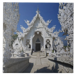 De nieuwe geheel witte tempel van Wat Rong Khun in Tegeltje