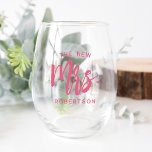 De nieuwe mevrouw Personalized Bride Wijnglas Zonder Voet<br><div class="desc">Show je nieuwe achternaam af met ons super schattige gepersonaliseerde stemless wijnglas! Ontwerpkenmerken "de nieuwe mrs. [LastName]" in roze handgeschreven scripttypografie. Eenvoudig aan te passen met behulp van de sjabloon veld voorzien. Maakt een geweldig cadeau voor een pasgetrouwde of recente bruid.</div>