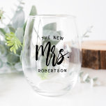 De nieuwe mevrouw Personalized Bride Wijnglas Zonder Voet<br><div class="desc">Show je nieuwe achternaam af met ons super schattige gepersonaliseerde stemless wijnglas! Ontwerpkenmerken "de nieuwe mrs. [LastName]" in een zwarte handgeschreven scripttypografie Eenvoudig aan te passen met behulp van de sjabloon veld voorzien. Maakt een geweldig cadeau voor een pasgetrouwde of recente bruid.</div>