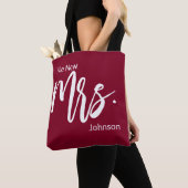 De nieuwe Mrs. Script Bourgogne & White achternaam Tote Bag (Dichtbij)