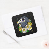 De nieuwe Mums & Crow Skull Vierkante Sticker (Envelop)