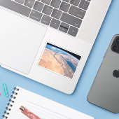 De Nijl, het Rode Zee en het Mediterrane Zee. Sticker (Laptop met iPhone)