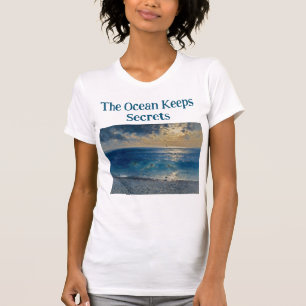 De Oceaan Houdt Geheim – Een Boeiend Zeegezicht T-shirt