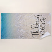 De oceaan roept in vette vont met oceaangolven op strandlaken (Voorkant)