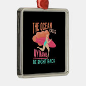 De oceaan roept Surfer op Metalen Ornament (Rechts)