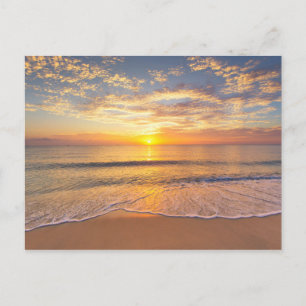 De ochtendzon in het zeegebied briefkaart
