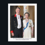 De officiële 75e verjaardagsportret van prinses An Briefkaart<br><div class="desc">Buckingham Palace - Vice-admiraal Sir Timothy Laurence en prinses Anne op haar officiële 75e verjaardagsportret</div>