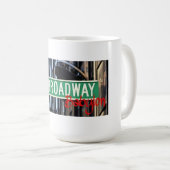 DE OFFICIËLE BROADWAY BABYLON MOK! KOFFIEMOK (Voorkant rechts)