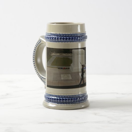 De onbekende soldaat bierpul (Voorkant links)